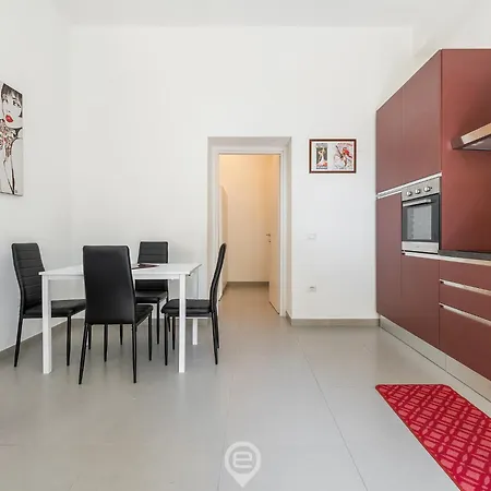 Estay - Diaz Apartmán *
