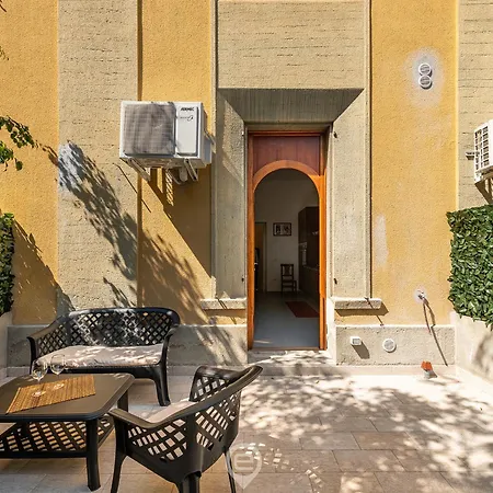 Estay - Diaz Apartmán